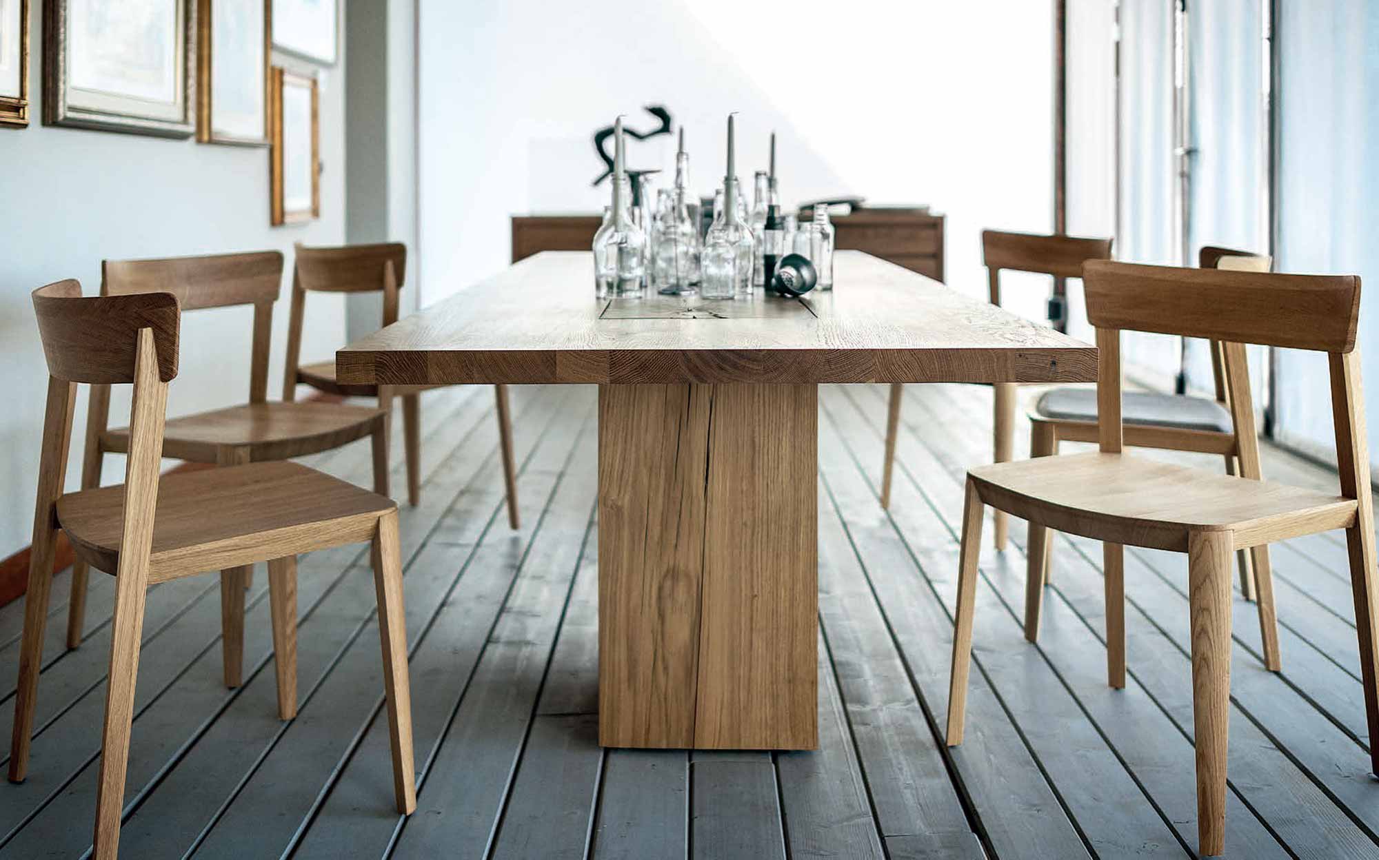 Contemporary dining room with solid wood table and chairs &ndash; Riva1920