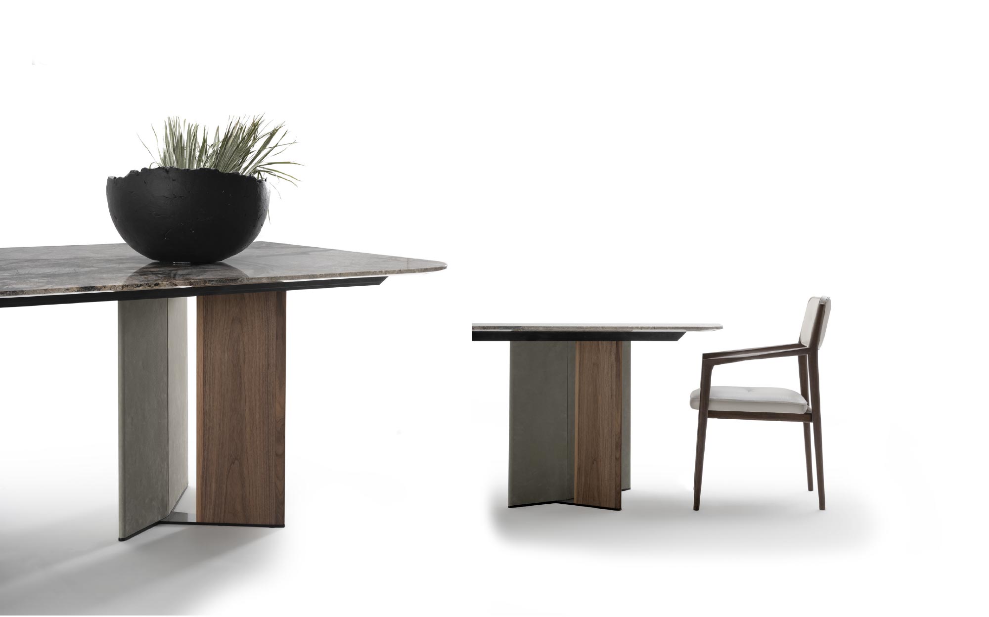 Минималистичный стол из дерева и камня с центральной опорой и подходящим стулом – коллекция Ulivi 2023 | 101DOMUS