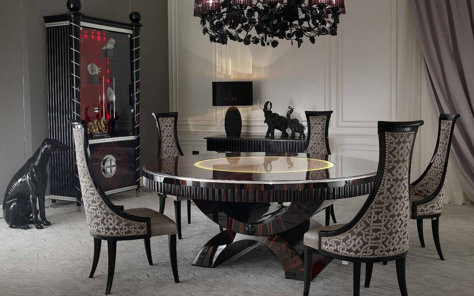 Francesco Molon Eclectica and Luxury круглый обеденный стол с узорными стульями и витриной &ndash; итальянская мебель люкс в стиле ар-деко