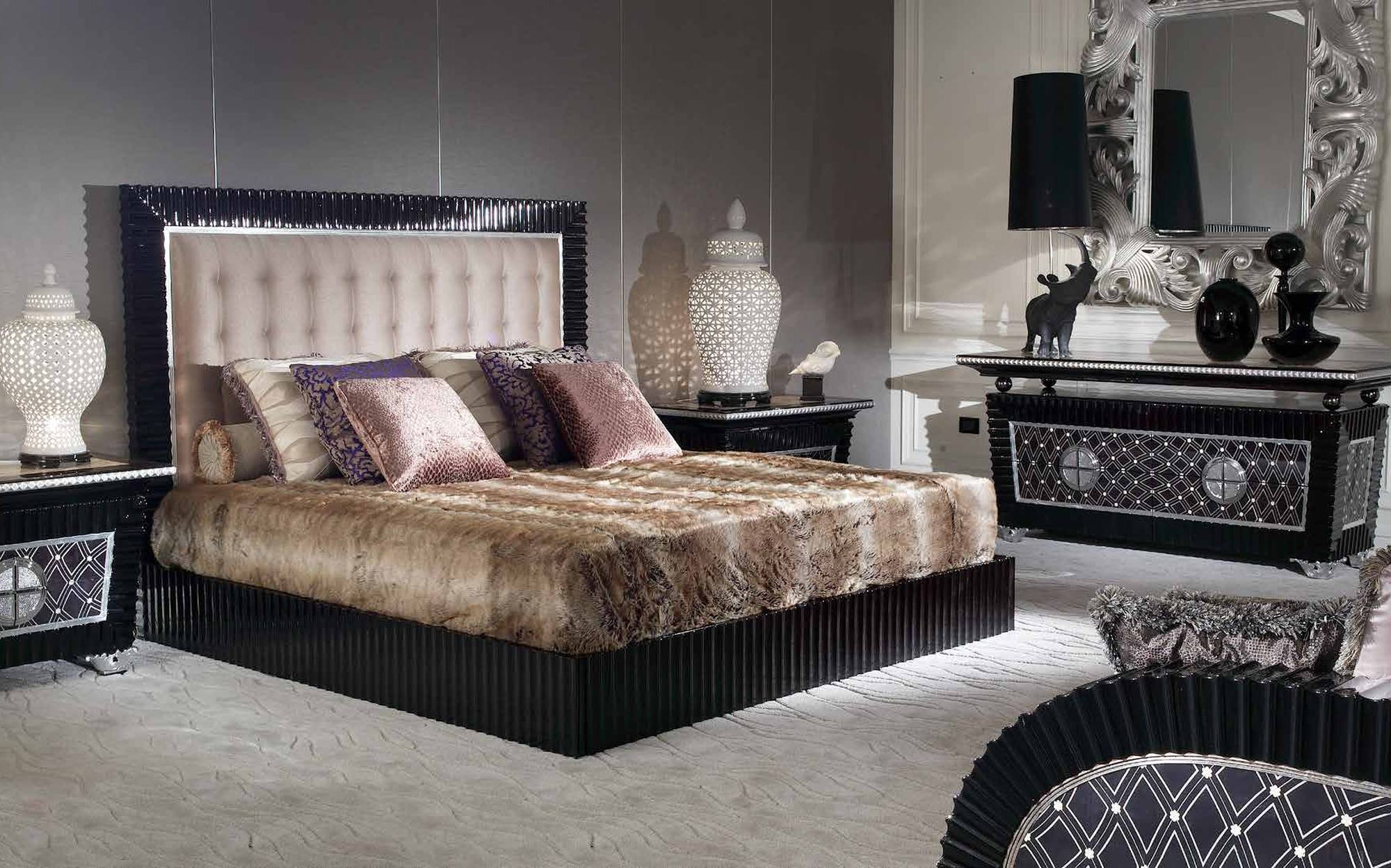 Francesco Molon Eclectica and Luxury лакированная кровать со стёганым изголовьем и комодами &ndash; итальянская мебель люкс в стиле ар-деко