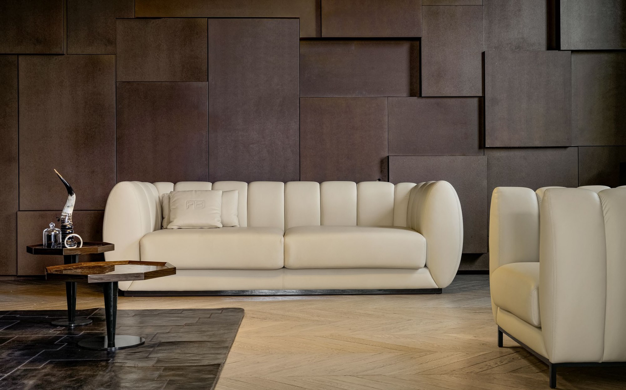 Franco Bianchini Modern and Glamour Metropolis living room with cream sofa and armchair Franco Bianchini Modern and Glamour Metropolis living room with cream sofa and armchair – contemporary Italian luxury furniture