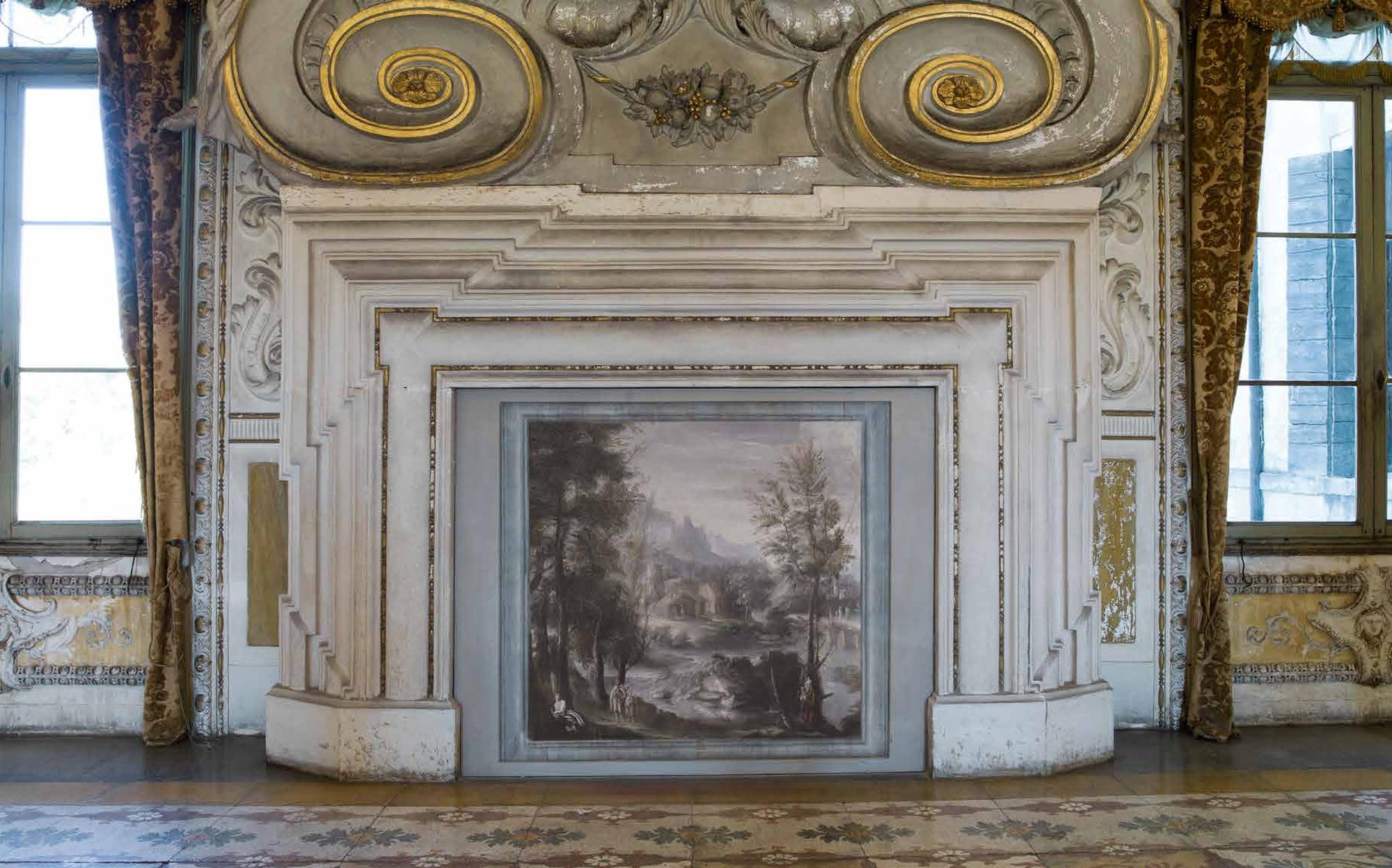 I Biagi Interiors palace hall with marble fireplace I Biagi Interiors palace hall with marble fireplace – Italian luxury furniture