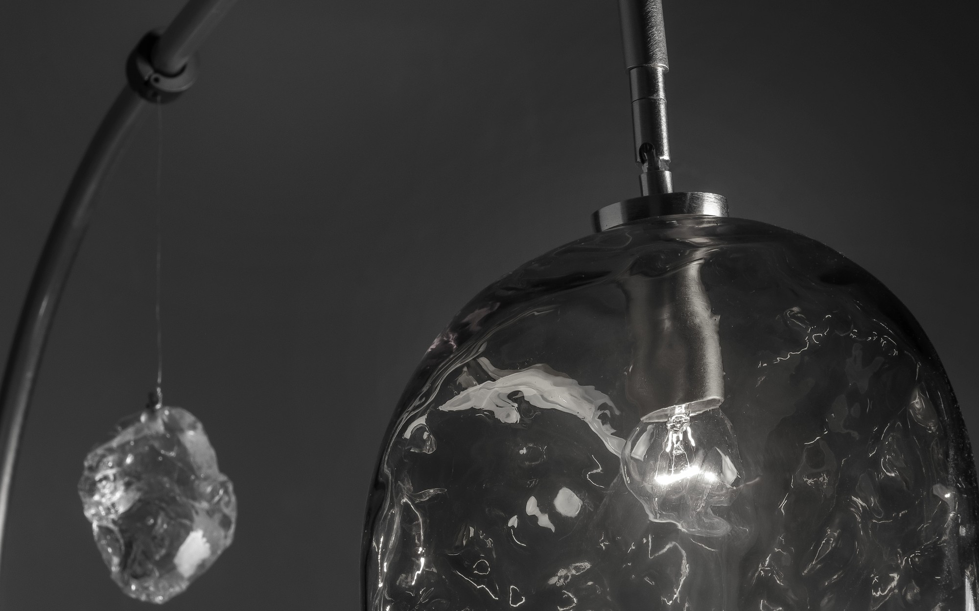 Patrizia Volpato Light to Uniqueness Equilibrio suspension lamp with blown glass spheres &ndash; Italian luxury glass lighting