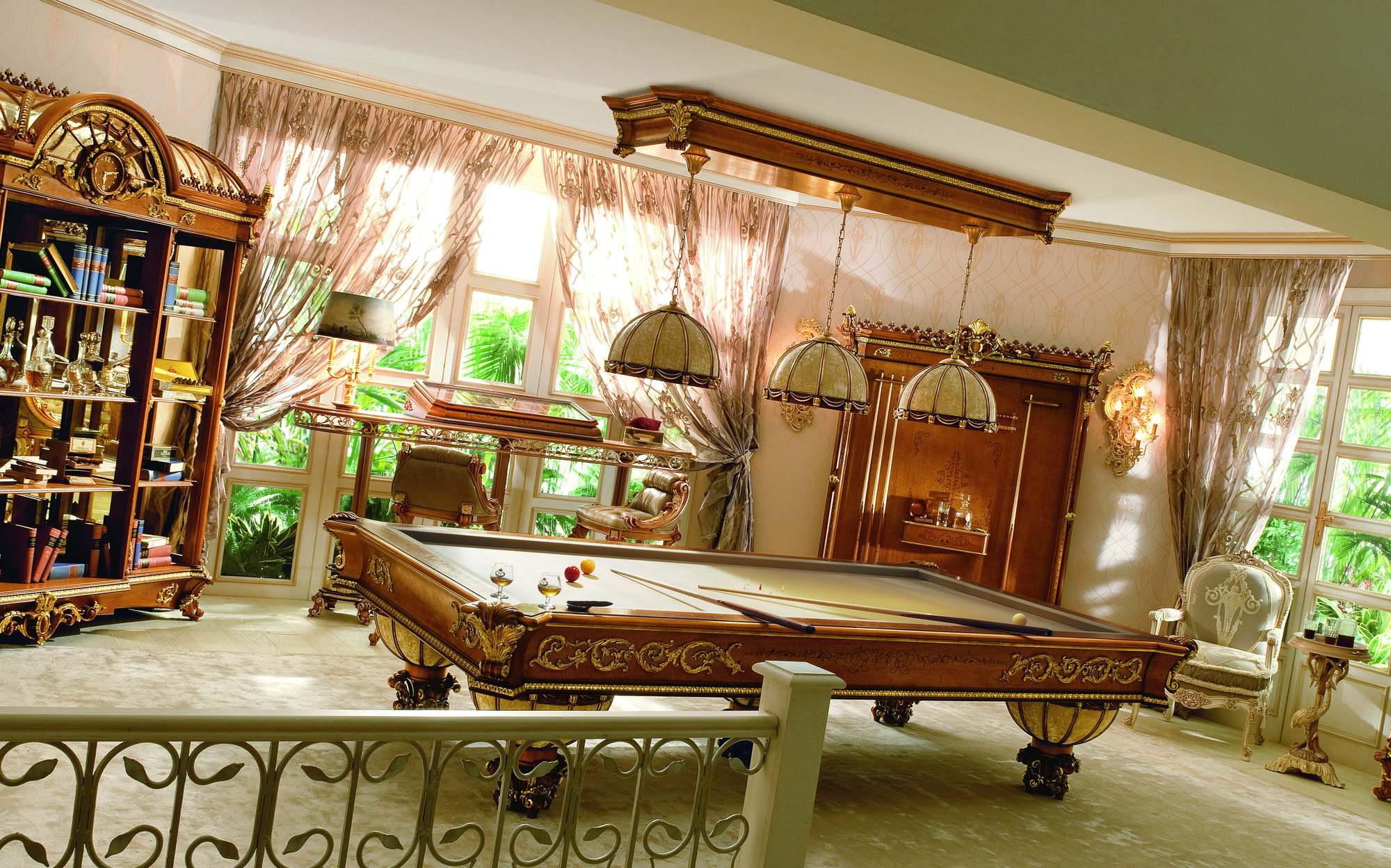 Riva Mobili d Arte Anthea игровая комната с резным бильярдным столом Riva Mobili d Arte Anthea игровая комната с резным бильярдным столом – классическая итальянская мебель люкс