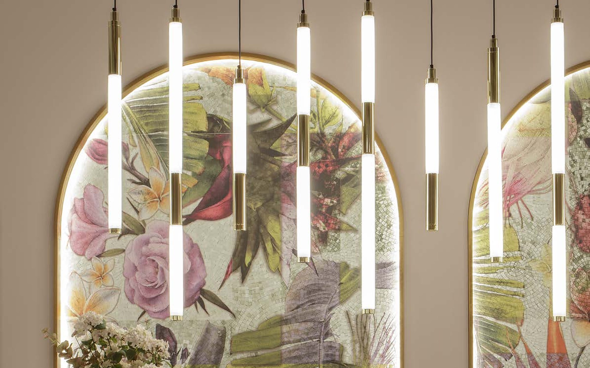 Sicis Lighting pendant lamps in front of floral arch Sicis Lighting pendant lamps in front of floral arch – Italian luxury lighting