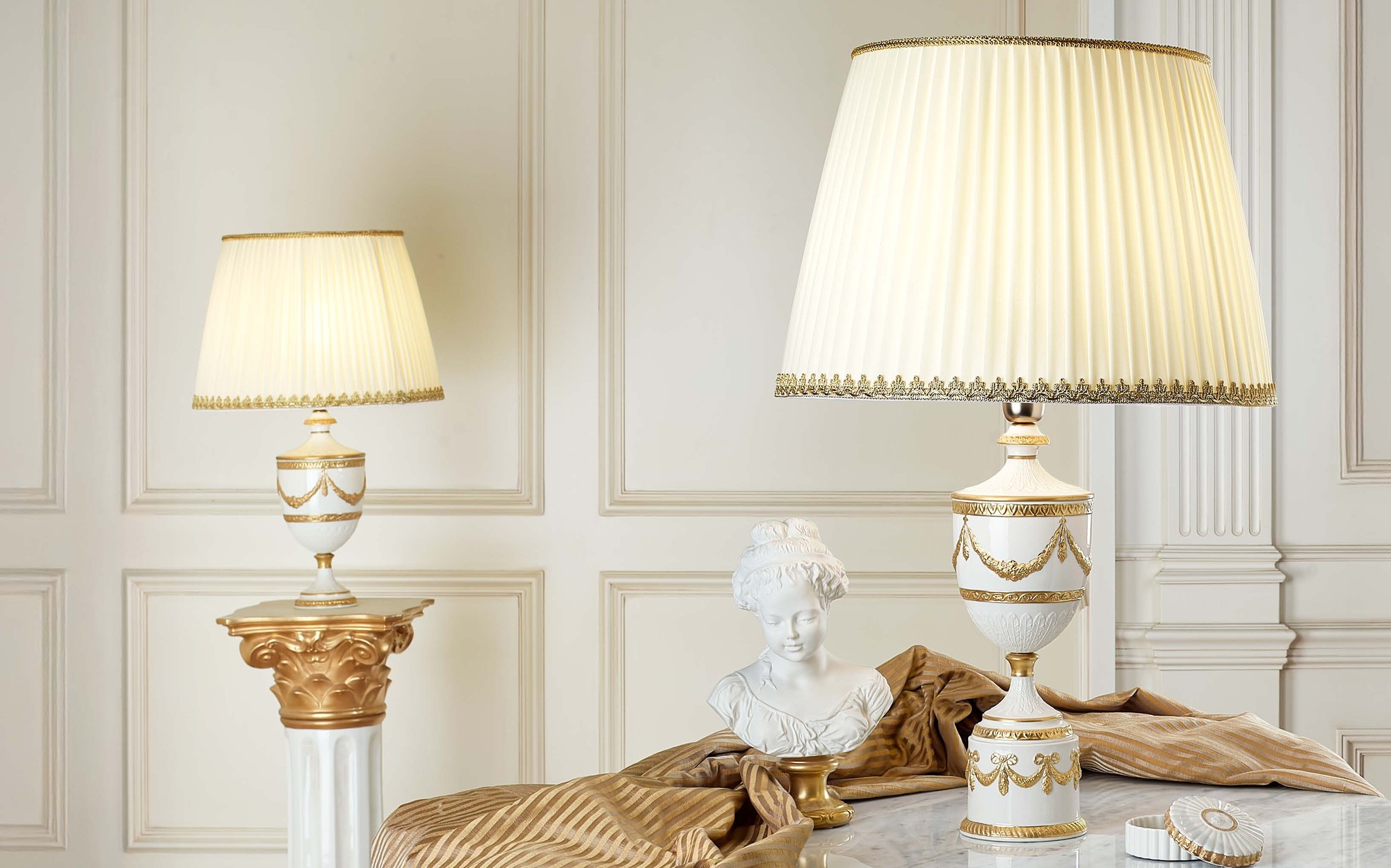 Villari Grande Impero table lamps and bust in classic interior Villari Grande Impero table lamps and bust in classic interior – Italian luxury porcelain