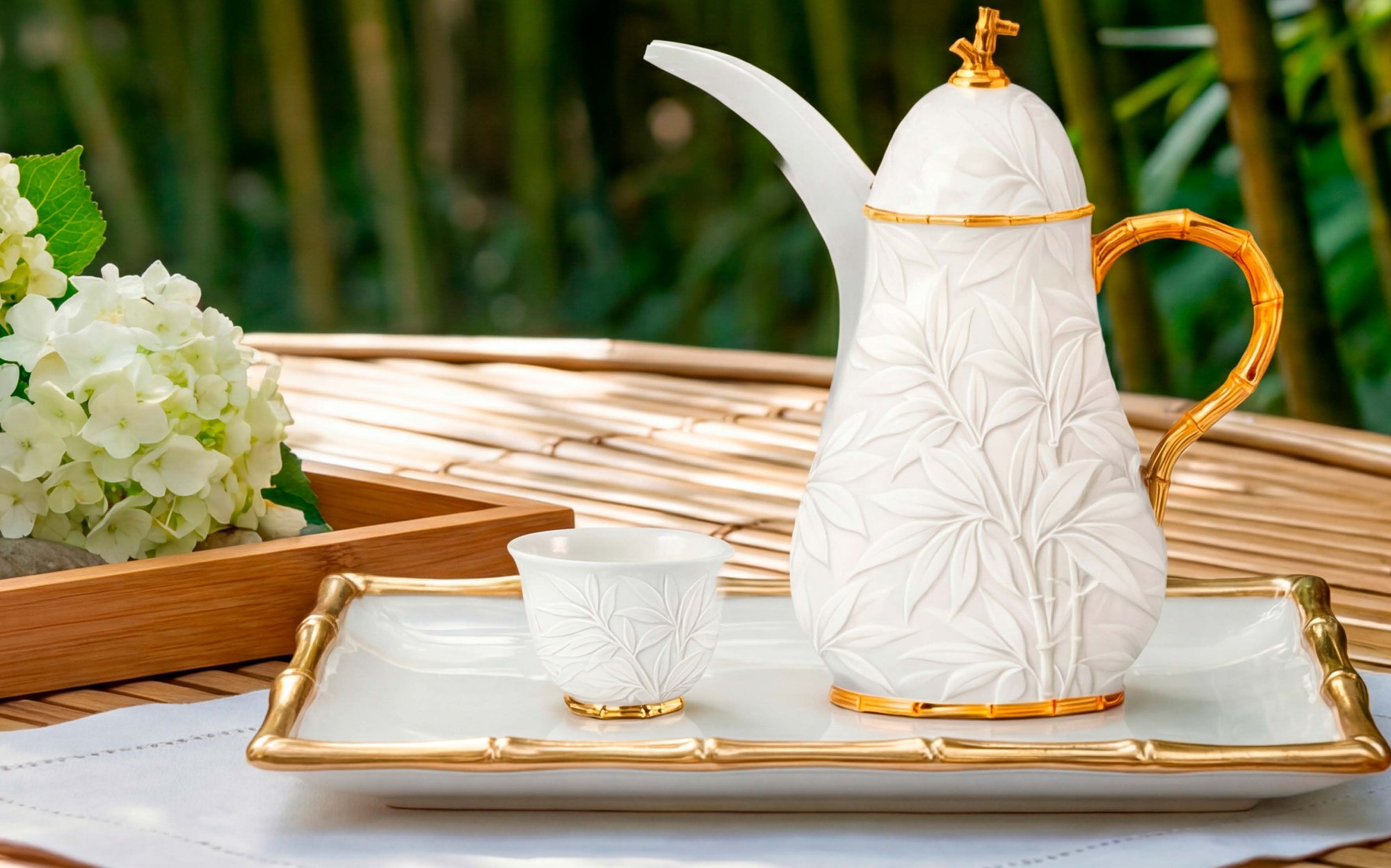Villari Newness 2026 Bamboo coffee pot on tray Villari Newness 2026 Bamboo coffee pot on tray – Italian luxury porcelain