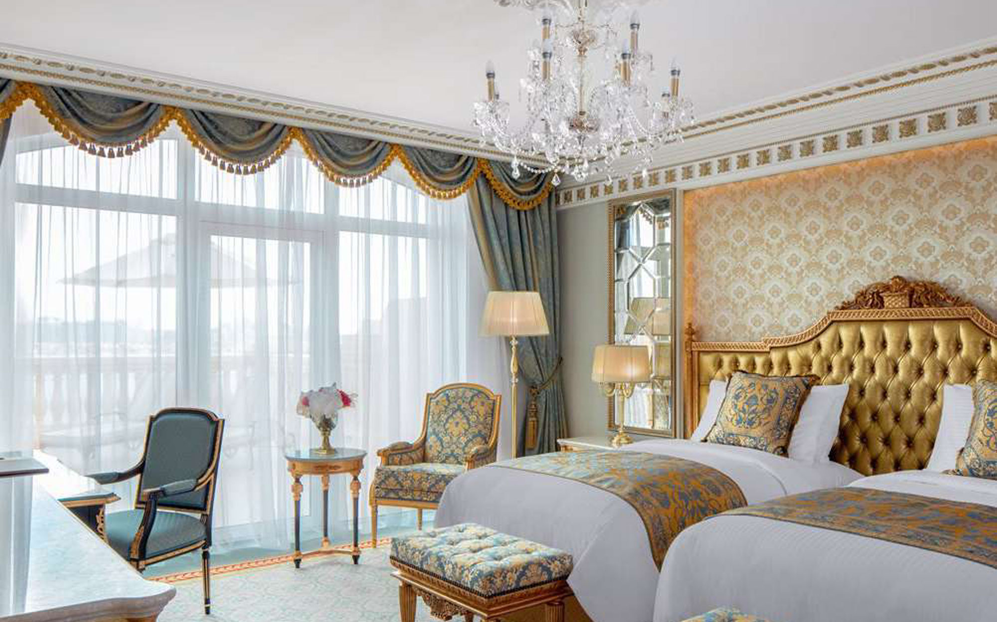 Роскошный интерьер отеля Raffles The Palm Dubai с классической итальянской мебелью от Франческо Молона | 101domus