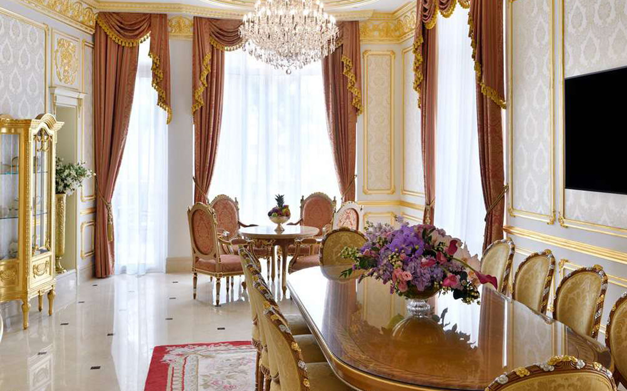 Роскошный интерьер отеля Raffles The Palm Dubai с классической итальянской мебелью от Франческо Молона | 101domus
