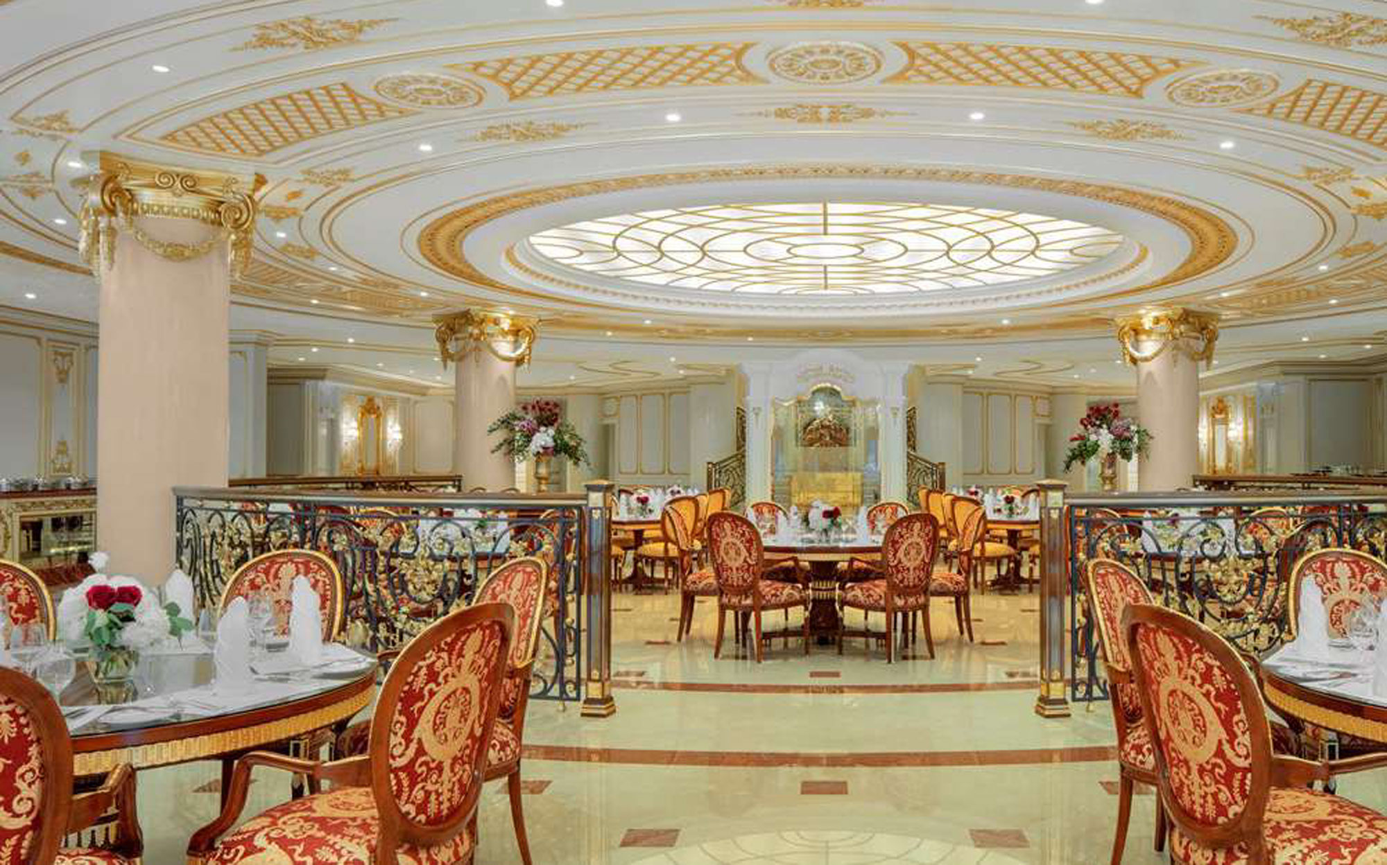 Роскошный интерьер отеля Raffles The Palm Dubai с классической итальянской мебелью от Франческо Молона | 101domus