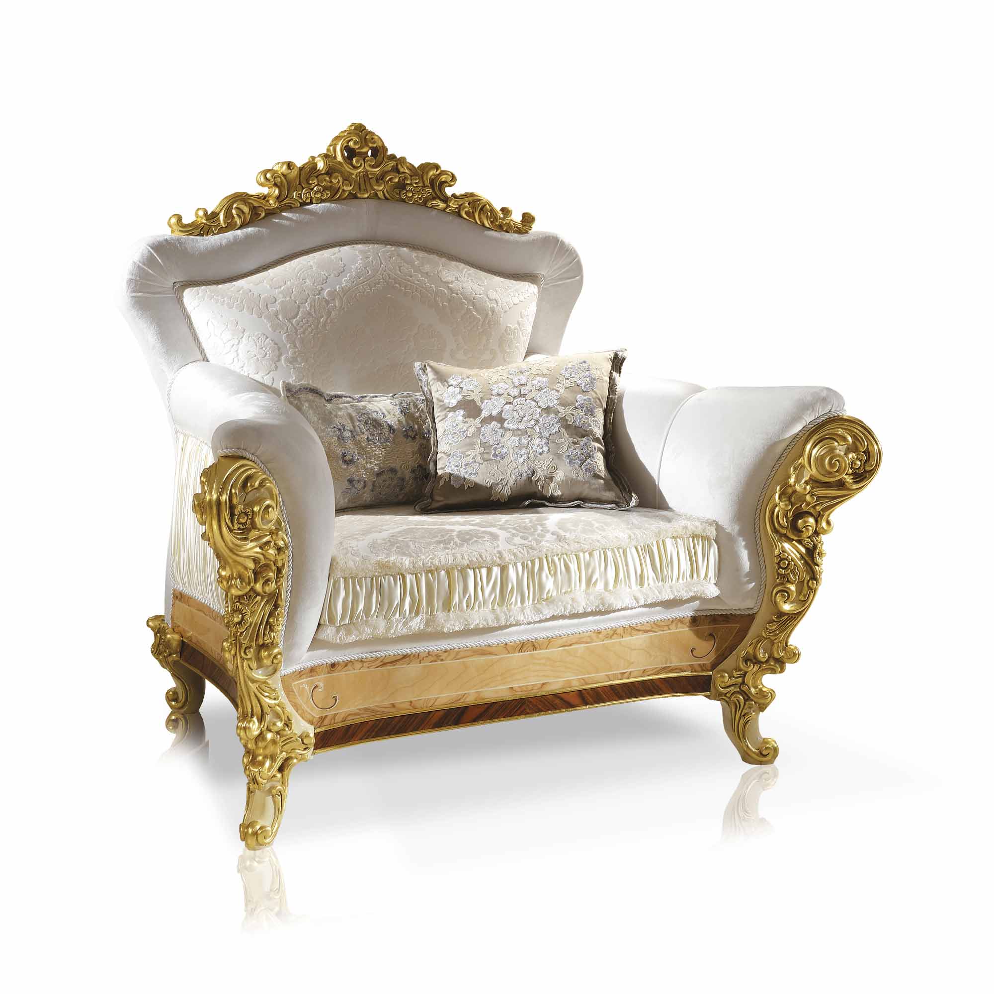 La Contessina Versailles armchair, carved gilded Italian furniture