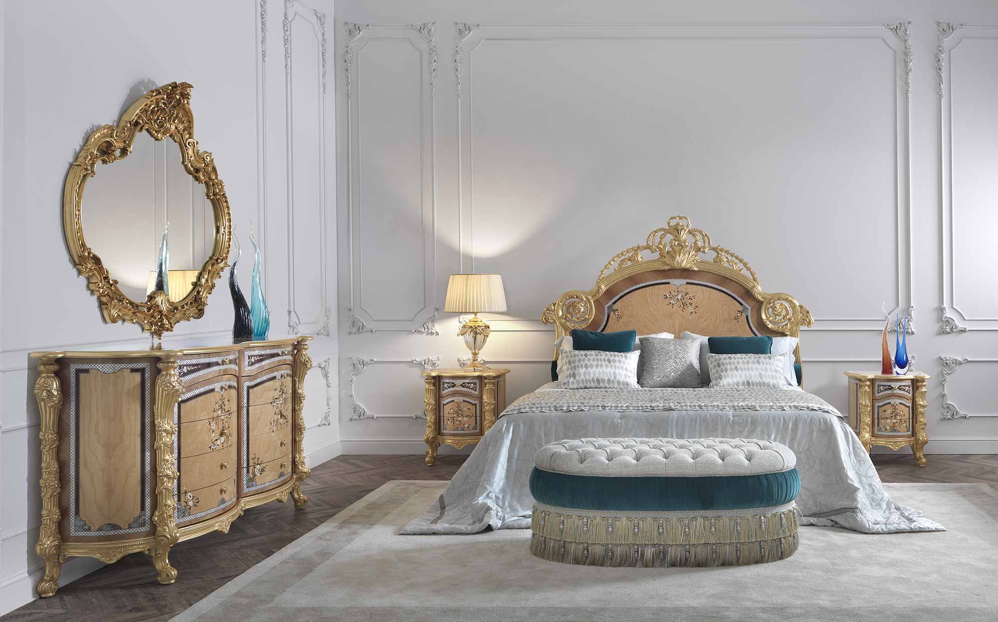 Спальня з м’яким блакитним ліжком від Asnaghi Interiors — 101DOMUS